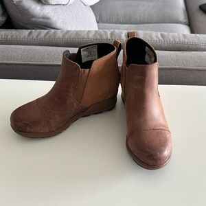 SOREL Evie Brown Leather Ankle Boots